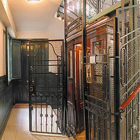Hostal Santa Isabel Madrid Exterior photo