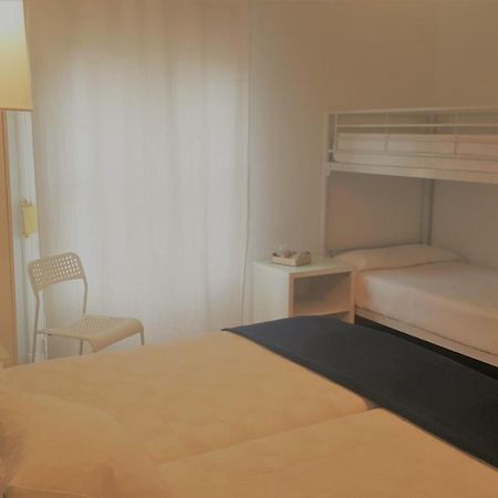 Hostal Santa Isabel Madrid Exterior photo