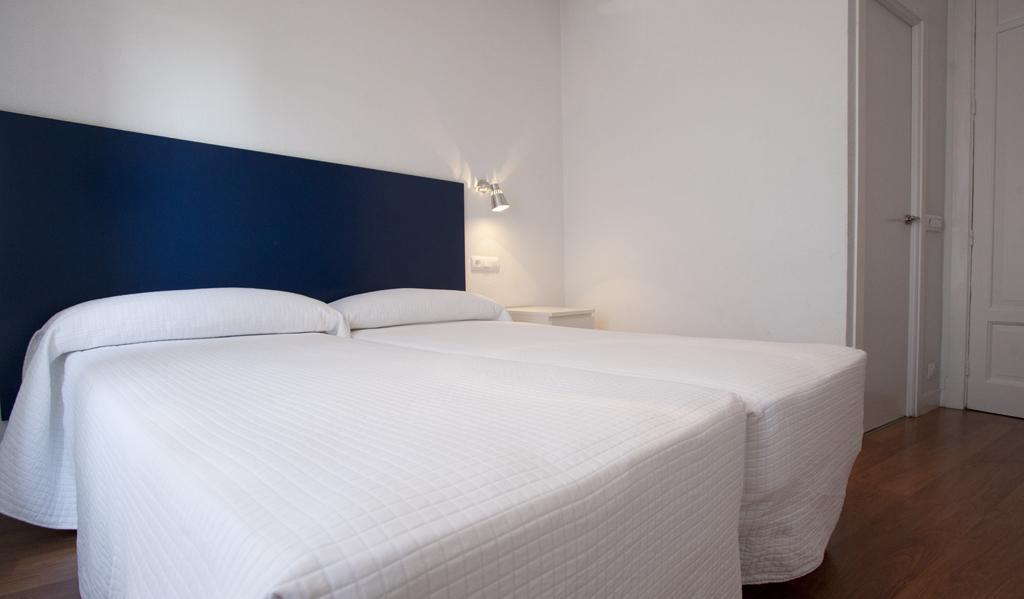 Hostal Santa Isabel Madrid Exterior photo