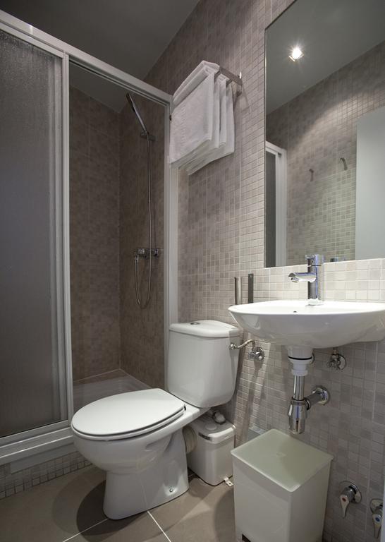 Hostal Santa Isabel Madrid Room photo