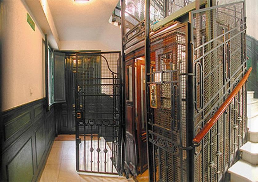 Hostal Santa Isabel Madrid Exterior photo