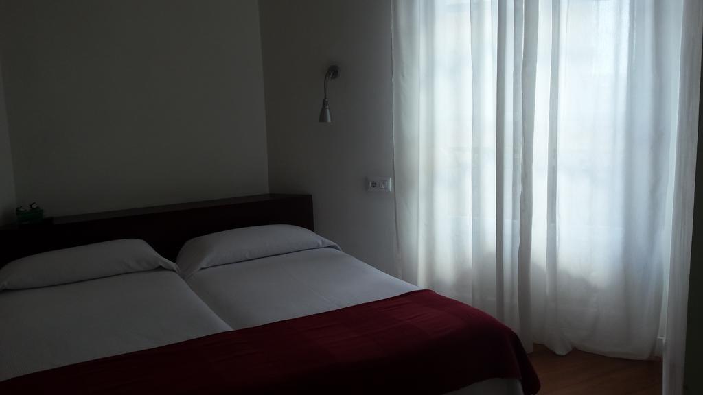 Hostal Santa Isabel Madrid Exterior photo