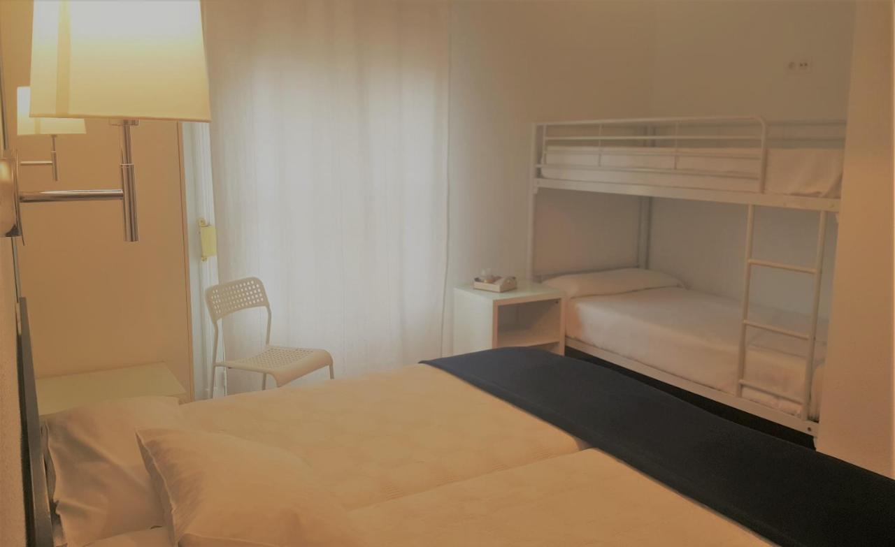 Hostal Santa Isabel Madrid Exterior photo